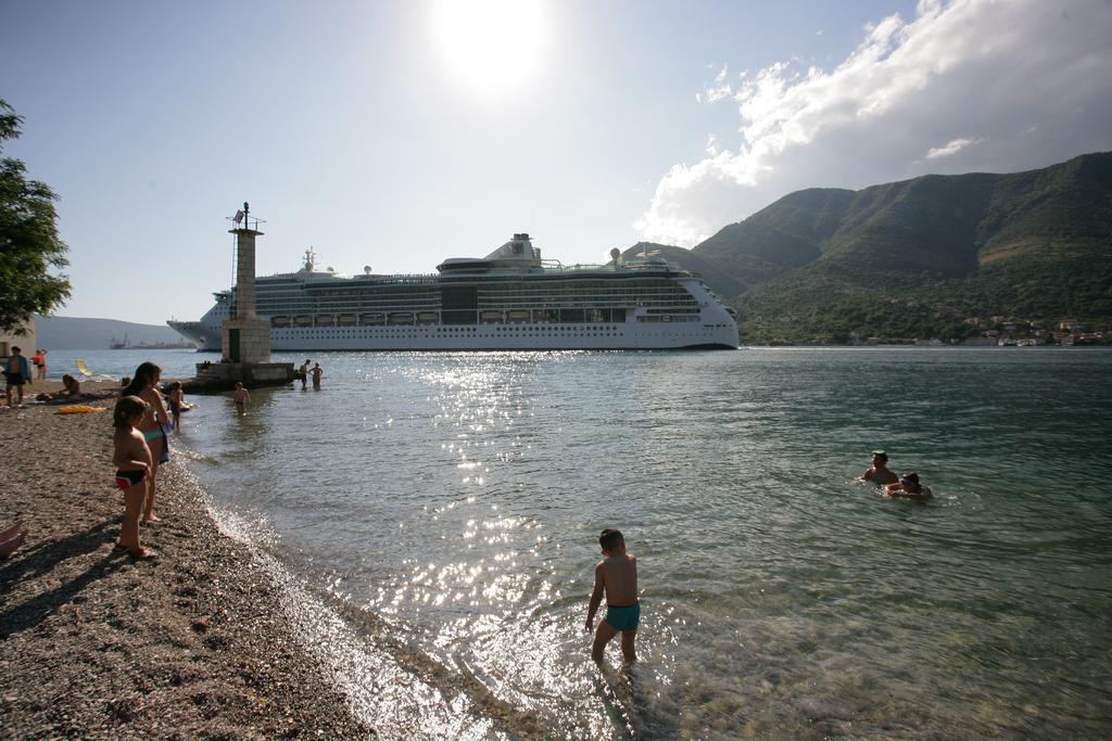 Paunovic Apartments Tivat Exterior foto